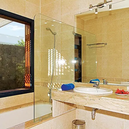 Playa Blanca Sleeps 4 Air Con Wifi * Playa Blanca (Lanzarote)